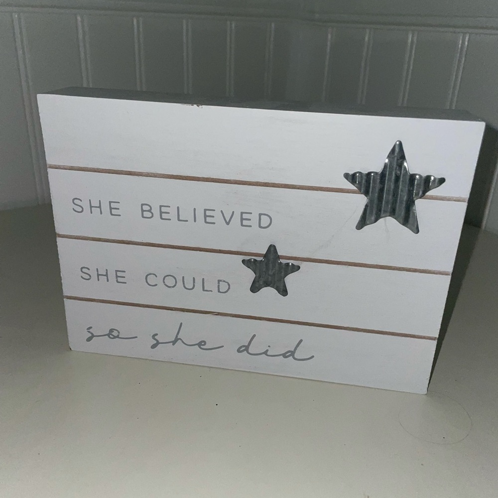 She believed she could, so she did decor.